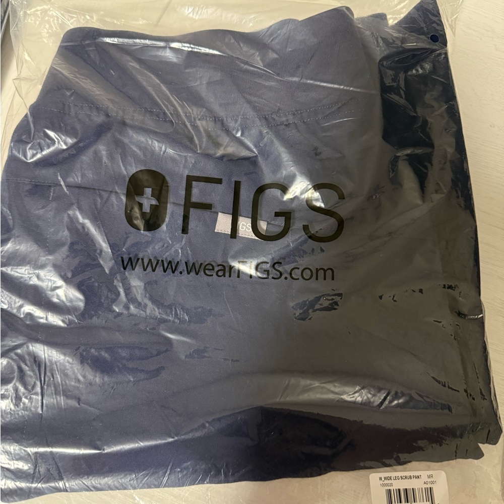NEW WITH TAGS FIGS M NAVY ISABEL WIDE LEG PANTS